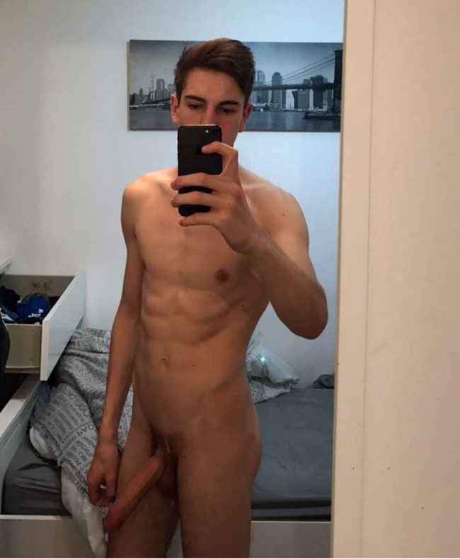 Mirror selfie big cock